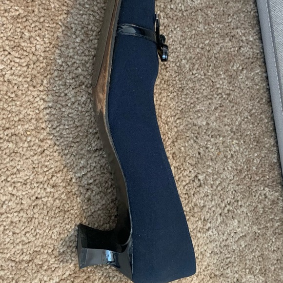 Used Stewart Weitzman pump with a little heel (see photos). - Picture 2 of 6